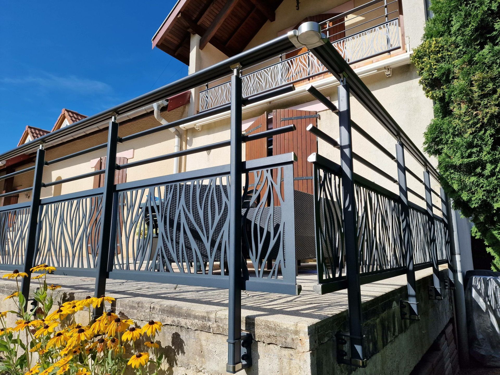 Garde-corps avec remplissage décoratif