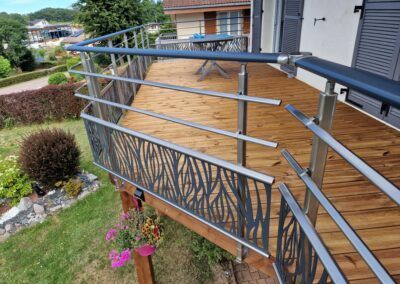 Garde-corps de la gamme ovale : 2 traverses et remplissage décoratif