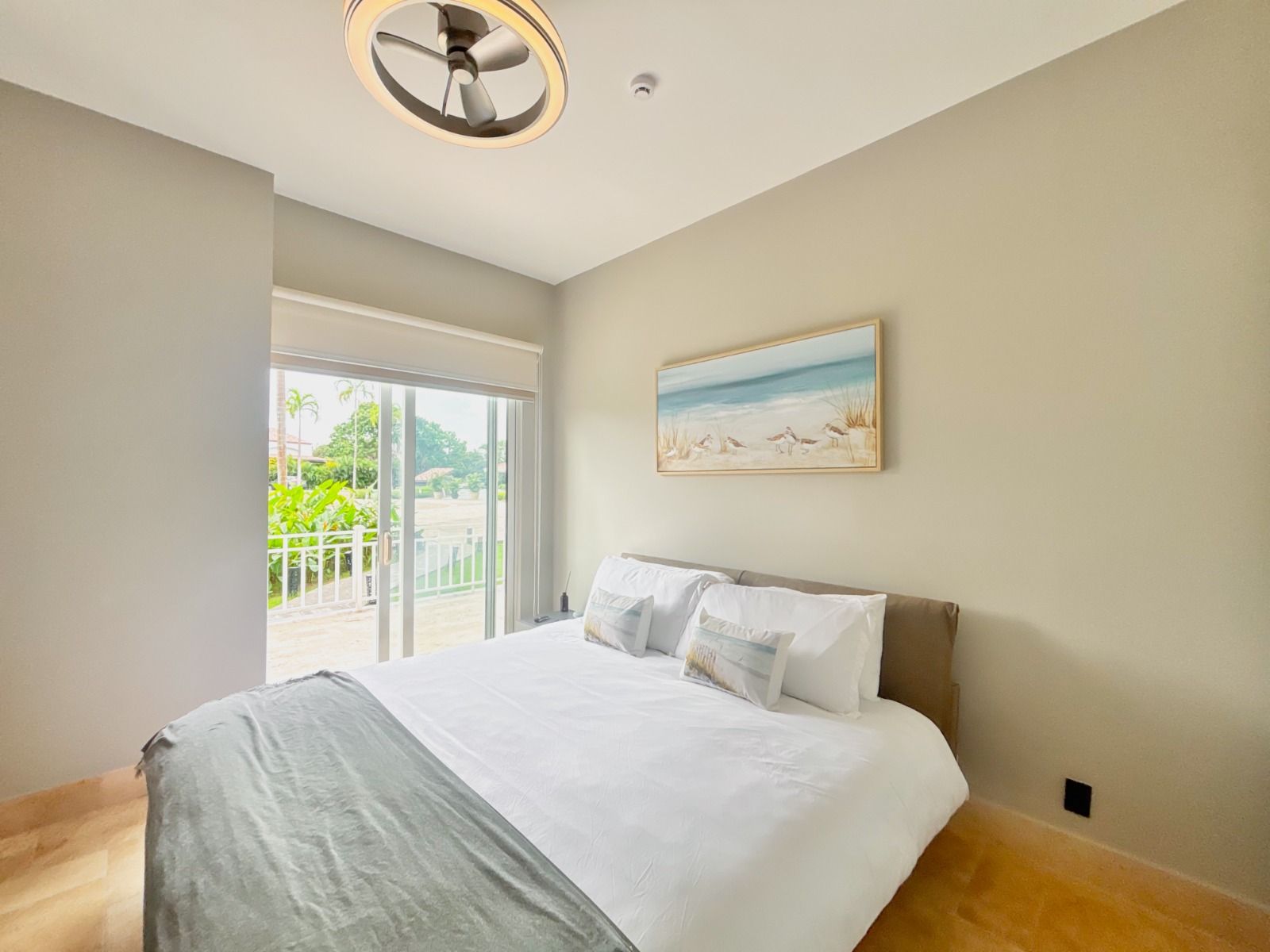 Puntarenas Buenaventura master bedroom. Minimalist design with blackout curtains for deep rest and recovery