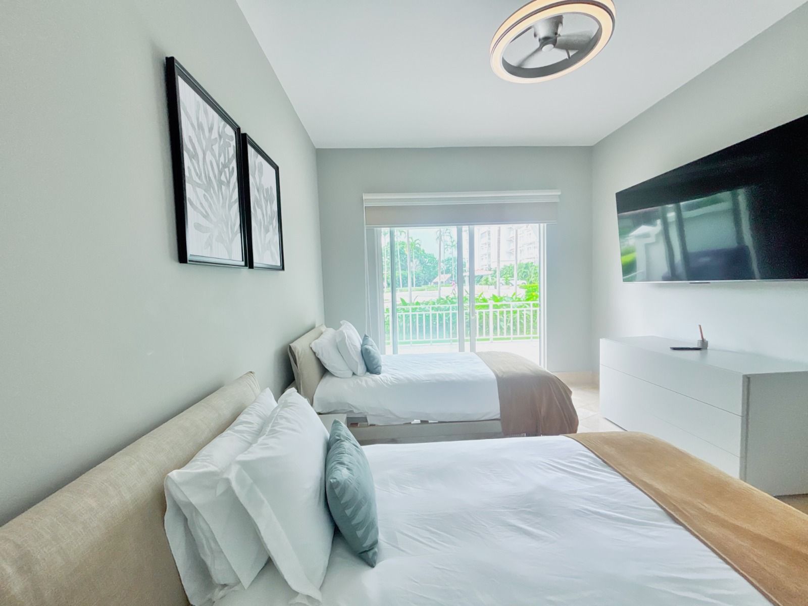 Buenaventura guest suite. Comfortable twin layout in a private estate, perfect for family or team retreats. 4