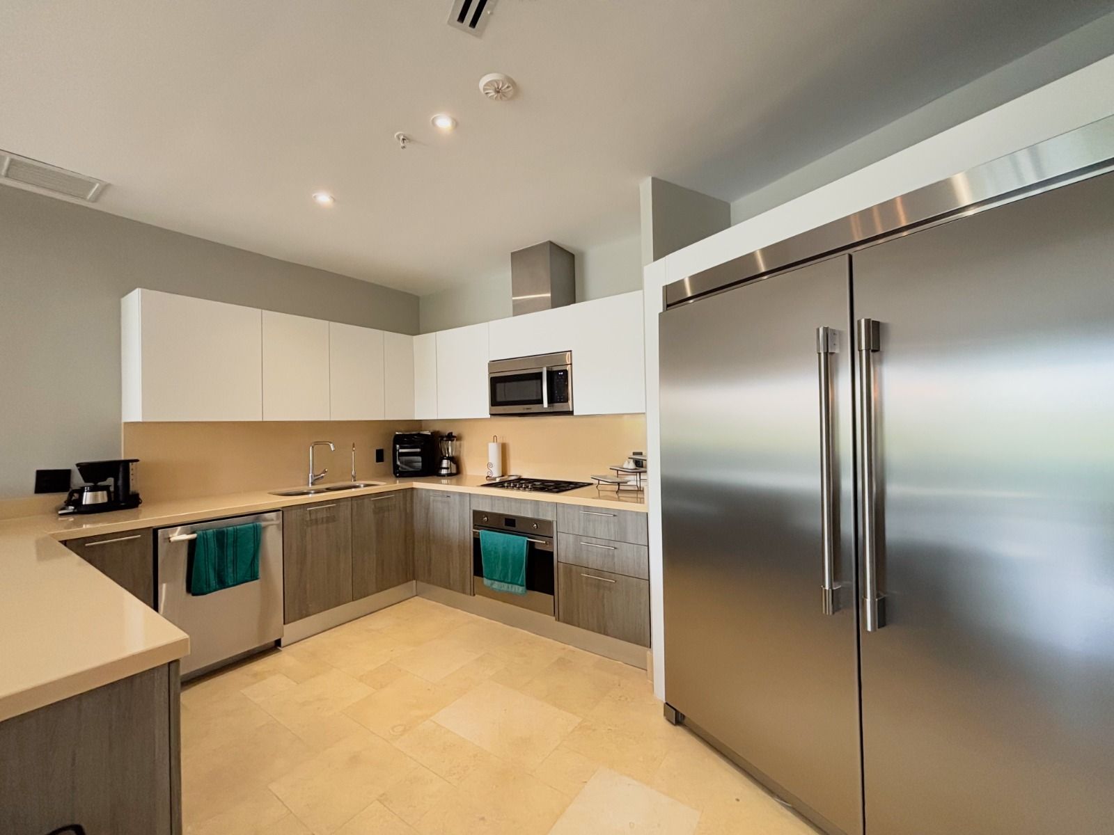 Puntarenas Buenaventura gourmet kitchen. Fully stocked for long-term family residence and private chef services.