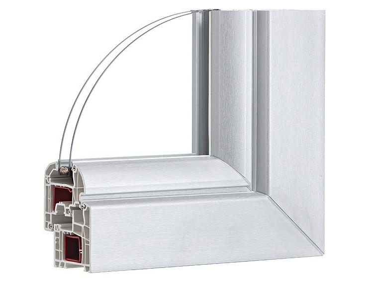 Coupe transversale d'un cadre de fenêtre en PVC blanc avec une vitre incurvée.