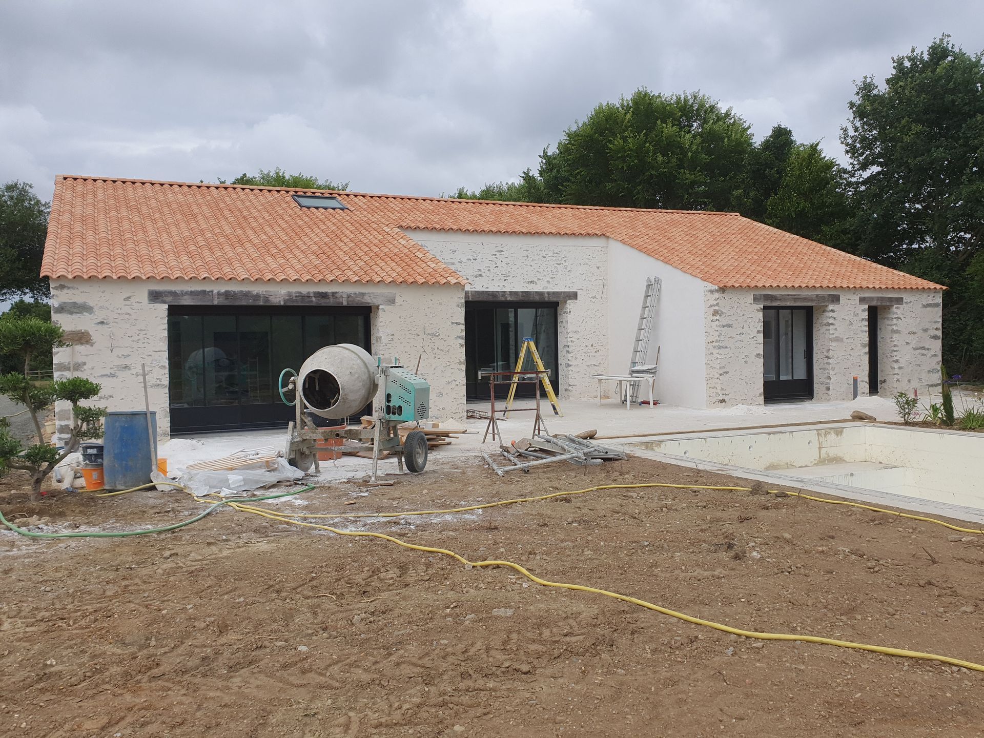 Vers la page couverture et toiture.