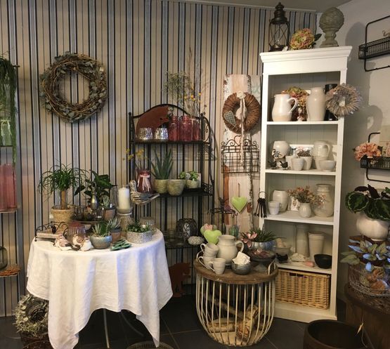 Pflanzentöpfe | Töpferei & Blumen Steiner | Florist, Gebrauchskeramik & Dekoartikel | Roggwil BE