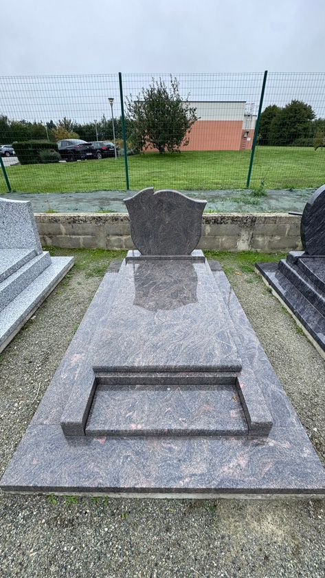 Monument funéraire sobre