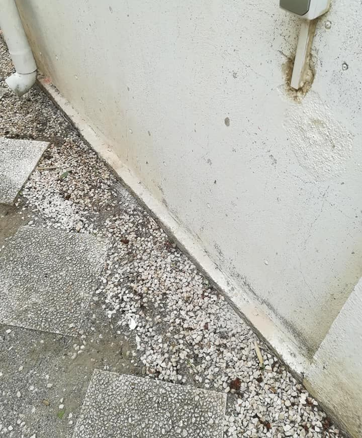 Un mur avant un traitement par injection.