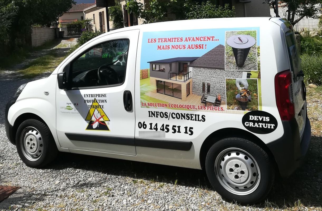 L'aile gauche du véhicule de Protection Termite.