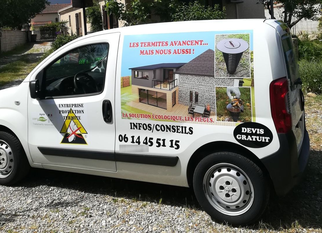 L'aile gauche du véhicule de Protection Termite.
