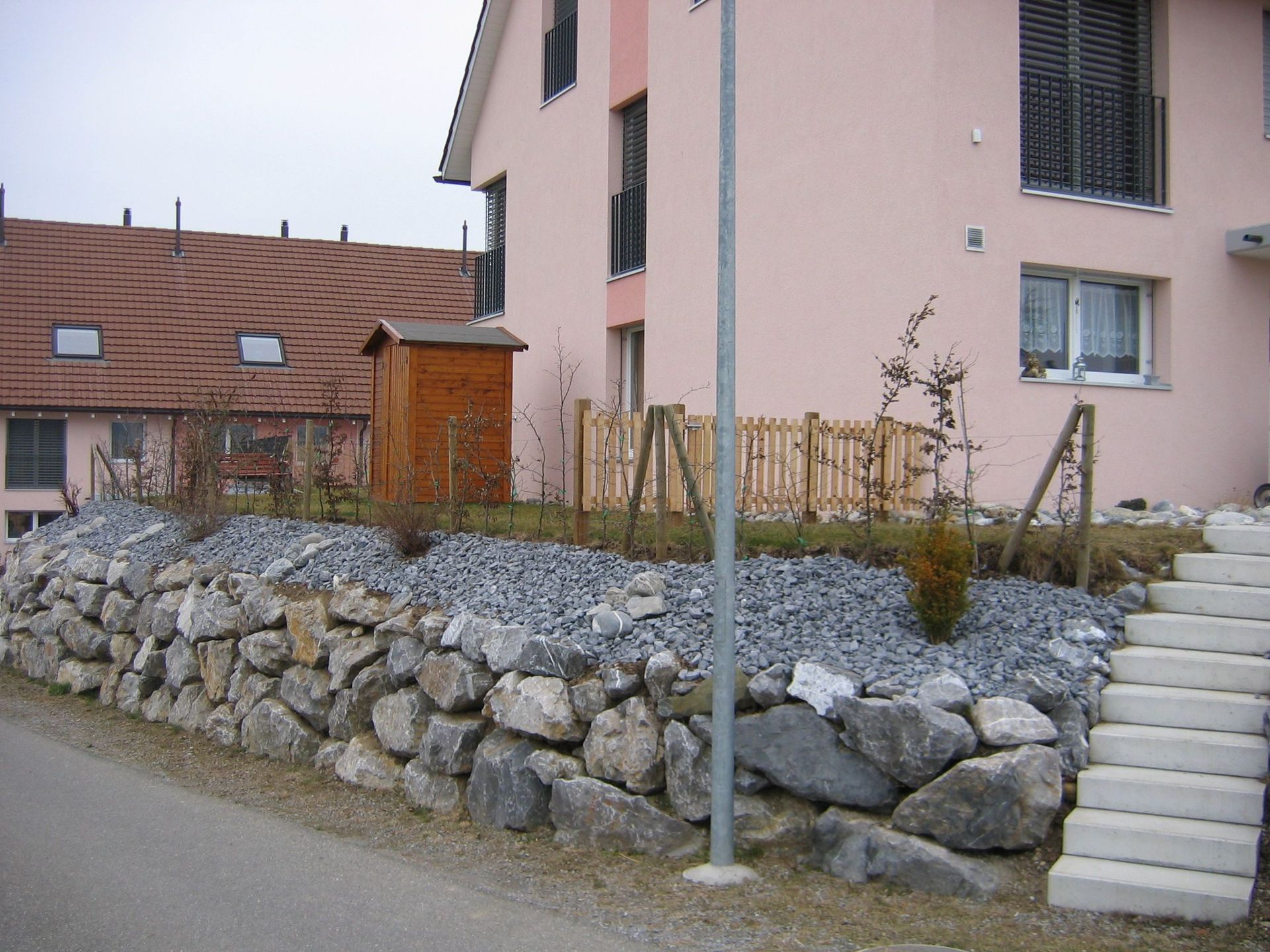 Mitarbeiter der Oettli's Allroundservice GmbH renoviert Wohnung