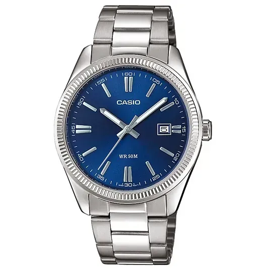 Un reloj Casio plateado con esfera azul.