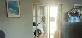 Intérieur du bureau donnant sur le garage du centre France Pare-Brise de Martigues.