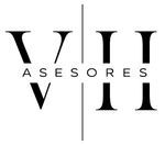 Logotipo en blanco y negro con la inscripción “ASESORES”, con una “V” y una “II” estilizadas en gran tamaño, separadas por una línea vertical.