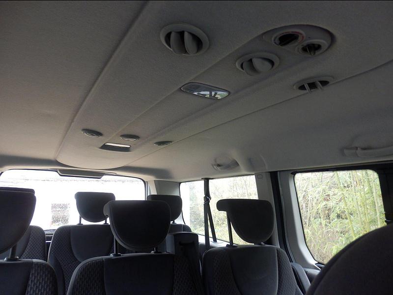 Minibus 9 places avec chauffeur (intérieur)