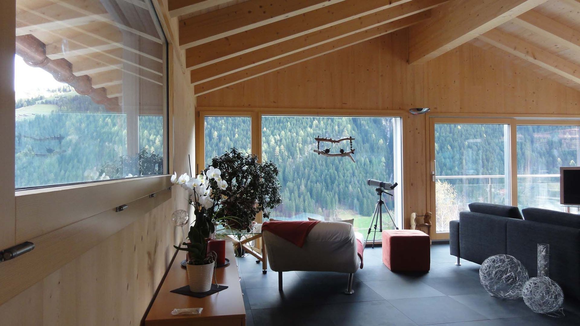 Fenster WÄRMETECHNISCHE SANIERUNG - Lustenberger Holzbau GmbH in Malix