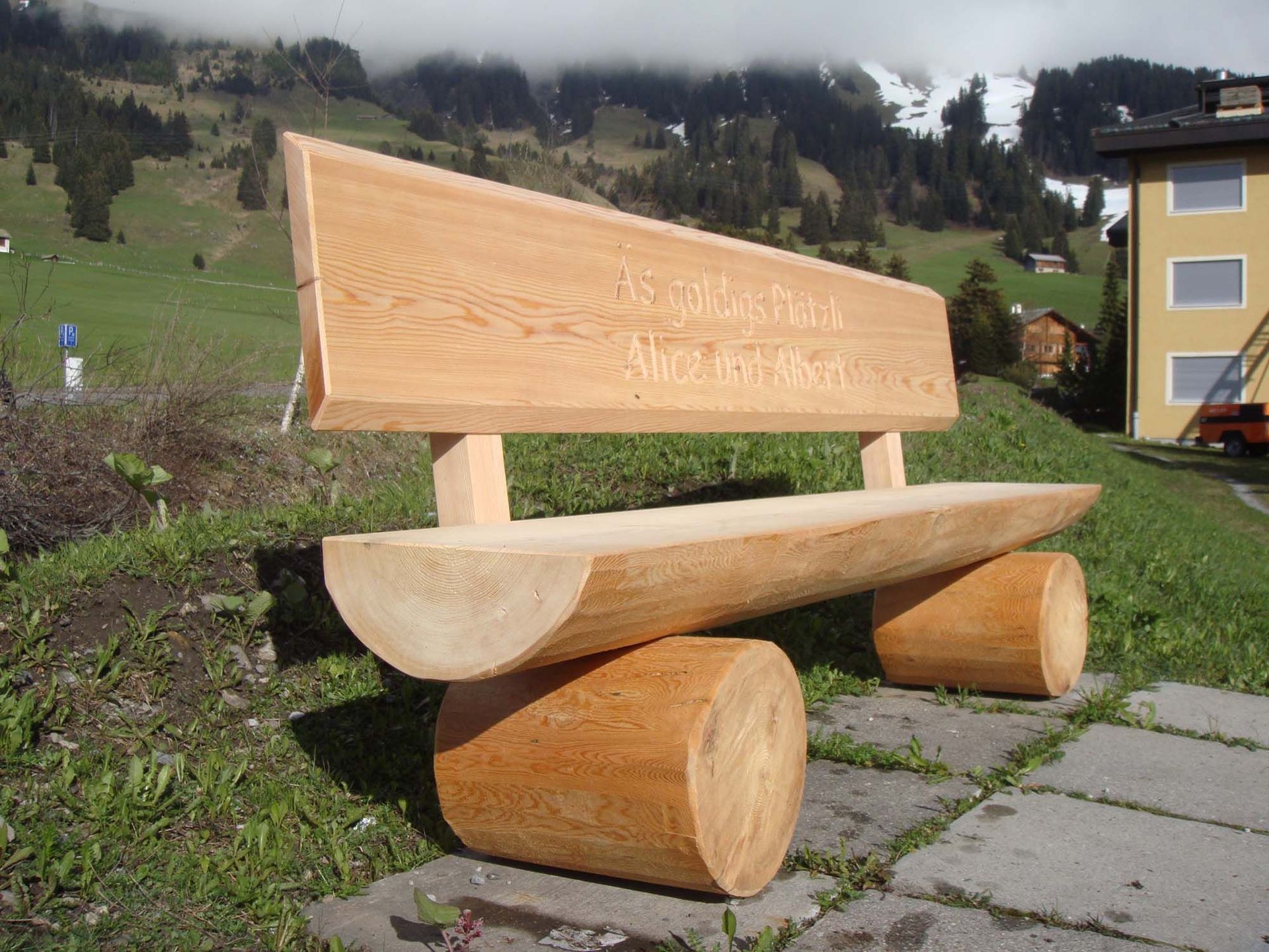 Zimmerei - Lustenberger Holzbau GmbH in Malix