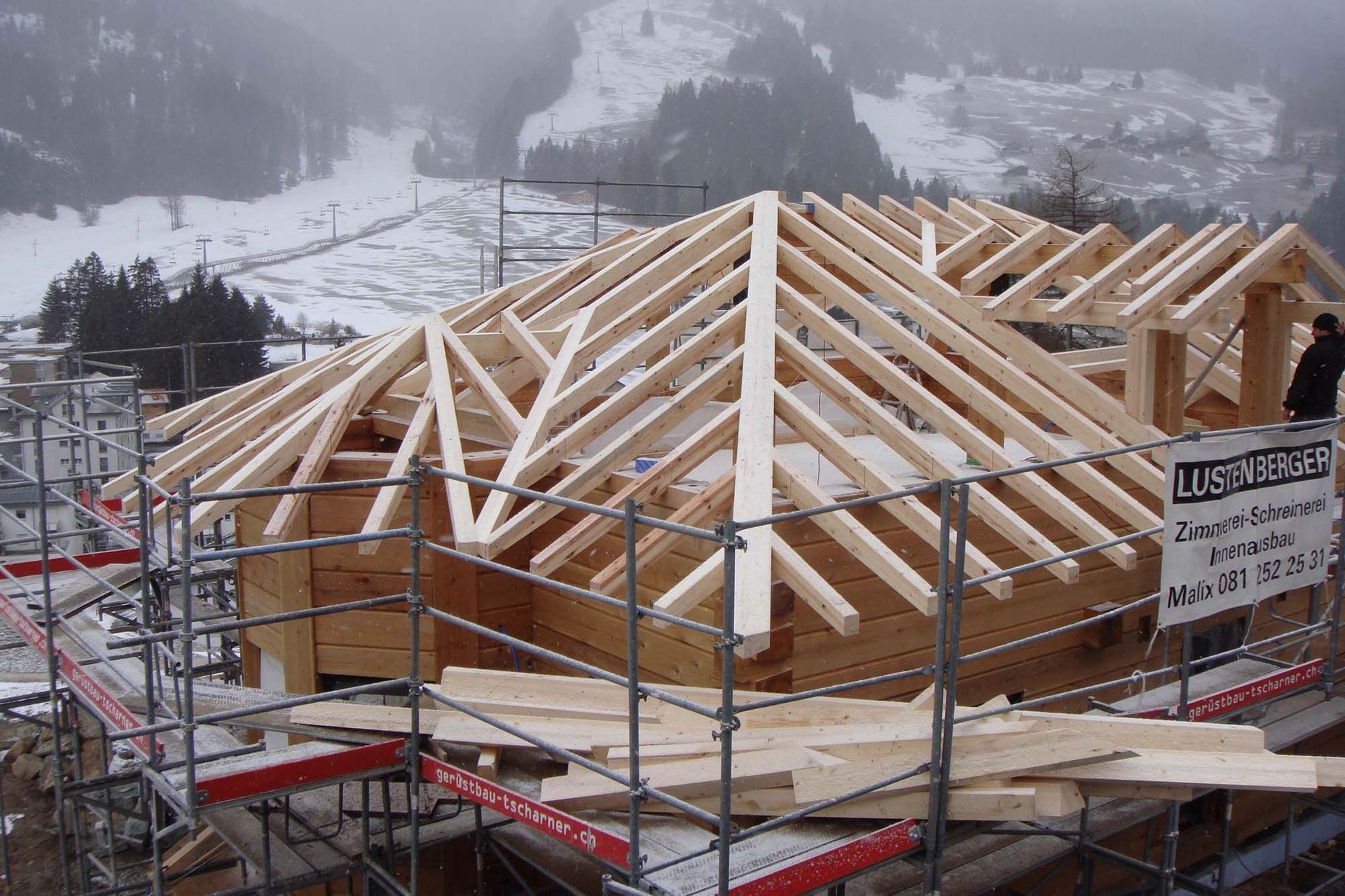 Zimmerei - Lustenberger Holzbau GmbH in Malix