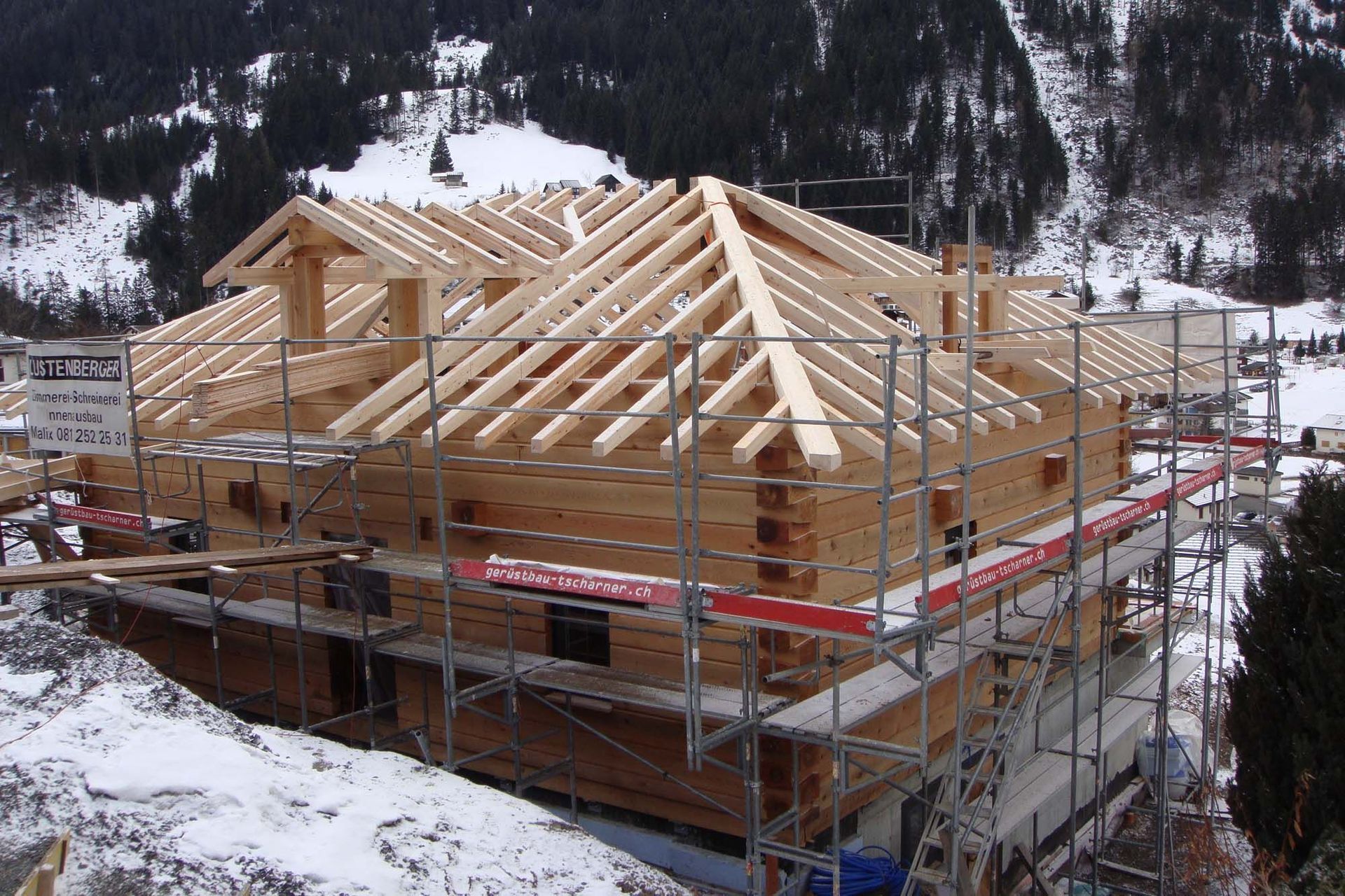 Zimmerei - Lustenberger Holzbau GmbH in Malix