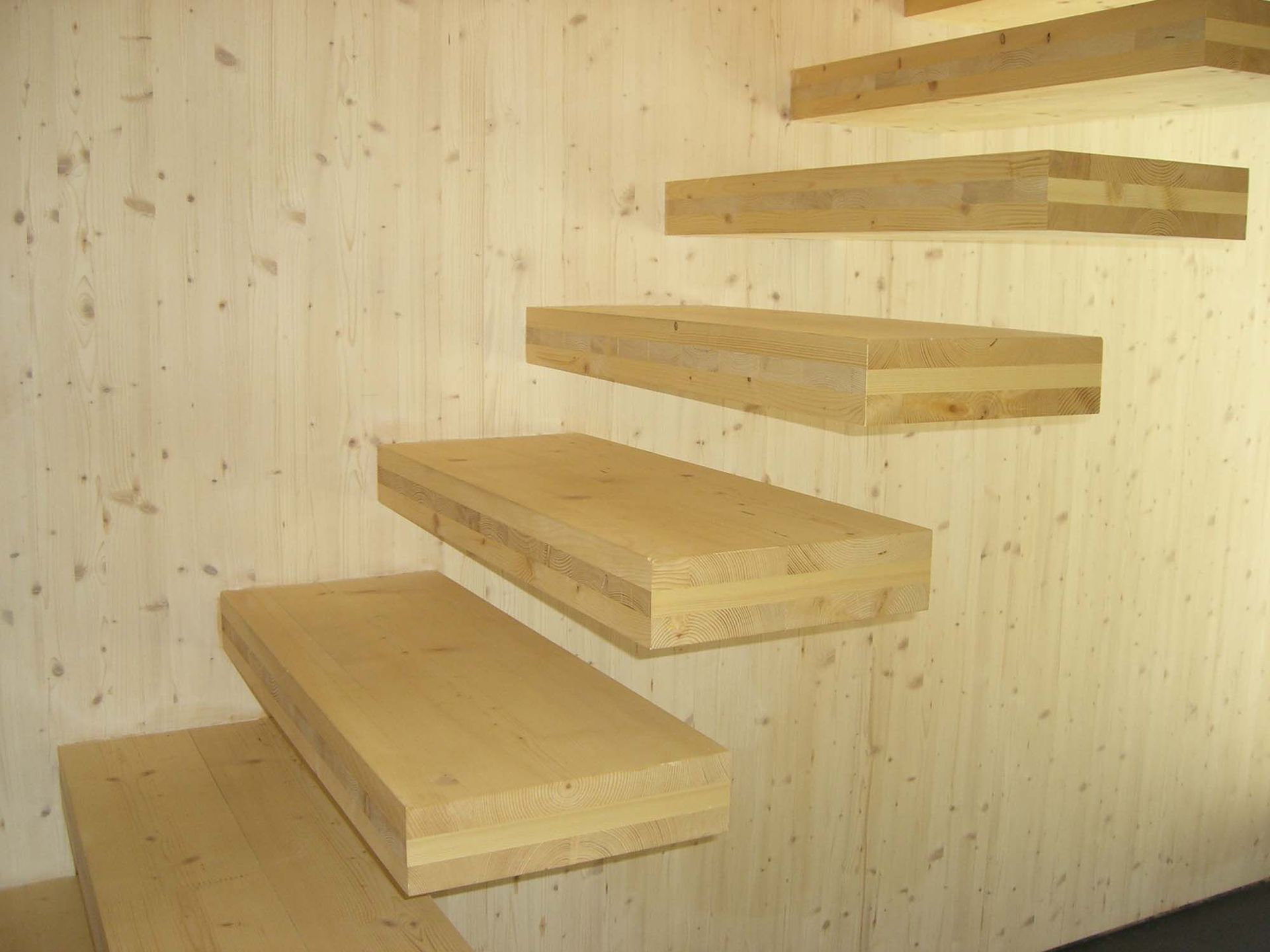 Schreinerei - Lustenberger Holzbau GmbH in Malix