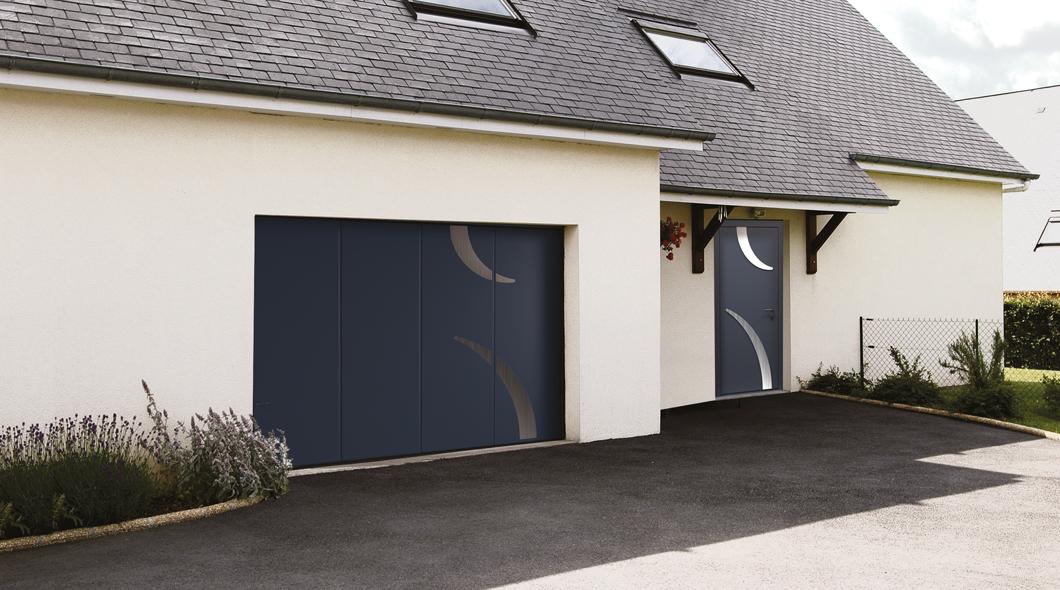 Porte de garage latérale grise design
