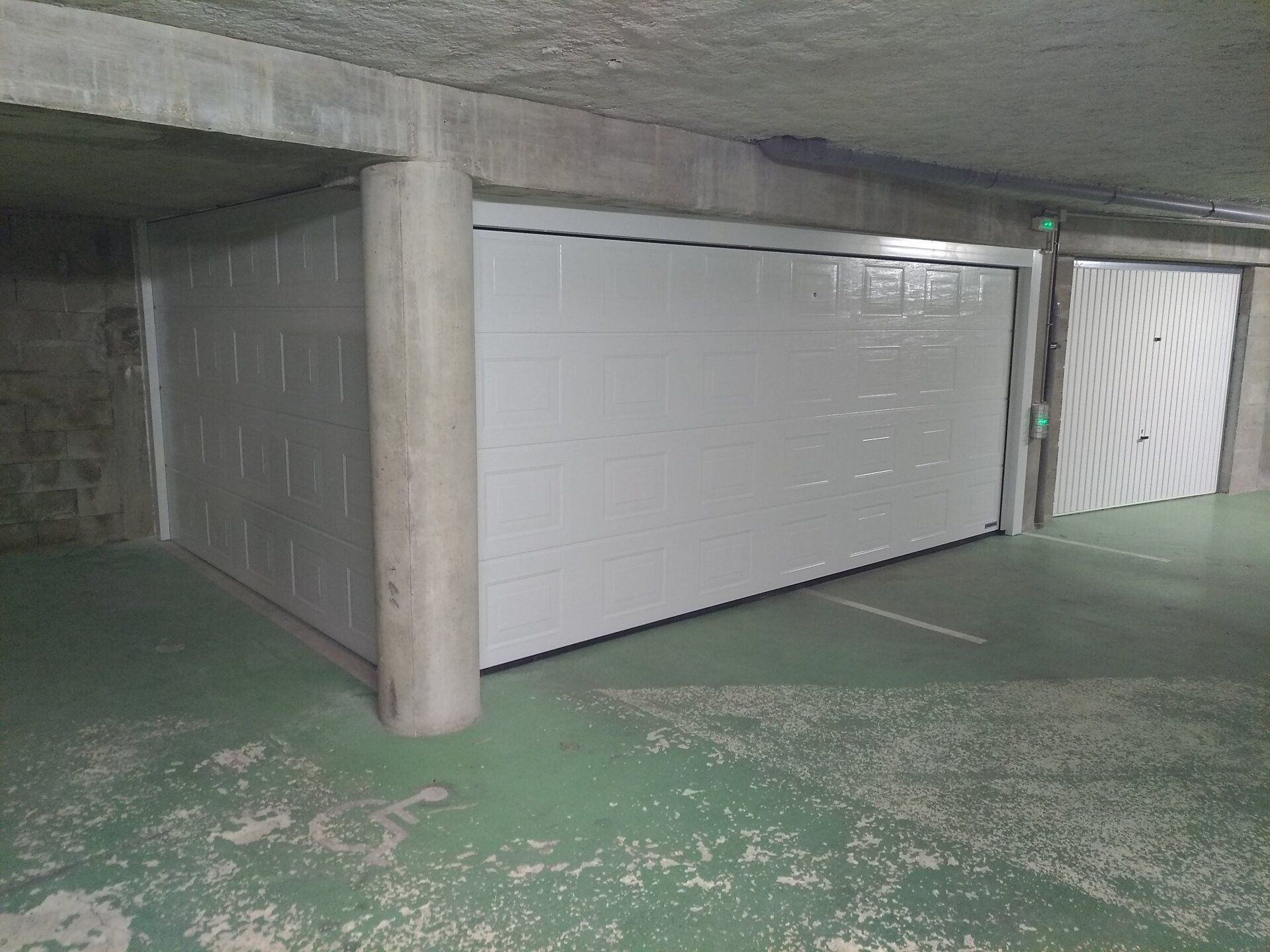 Porte de garage intérieur