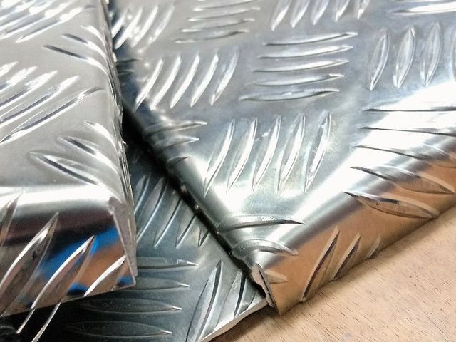 Des pliages aluminium à Limoges pour des conceptions uniques