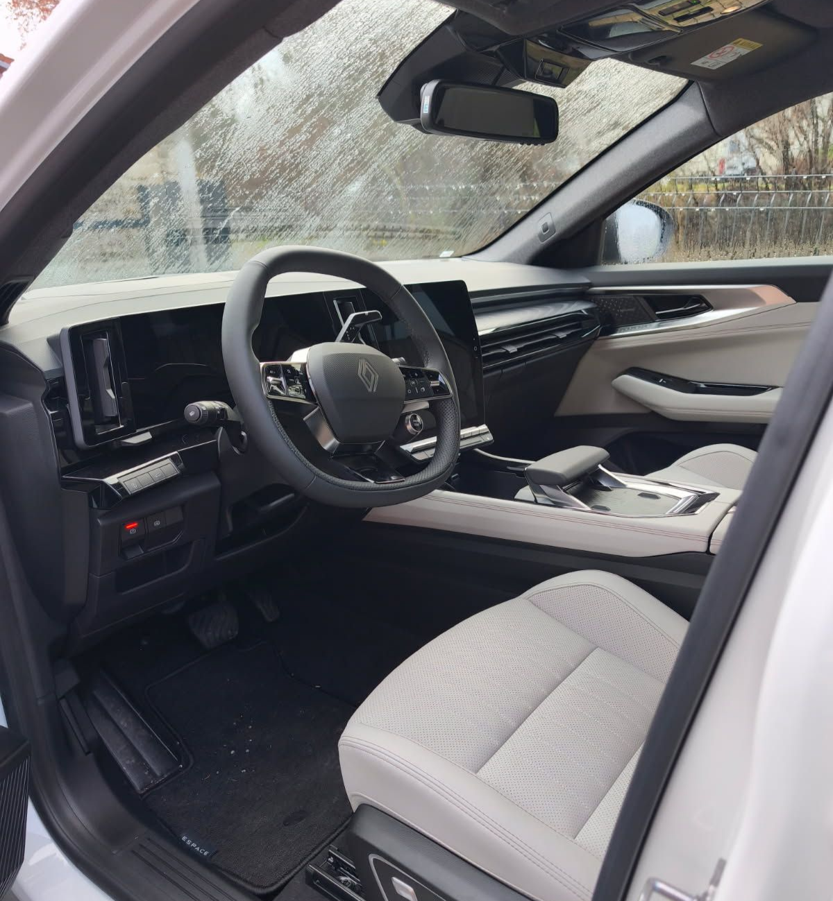 Intérieur d'un béhicule renault moderne