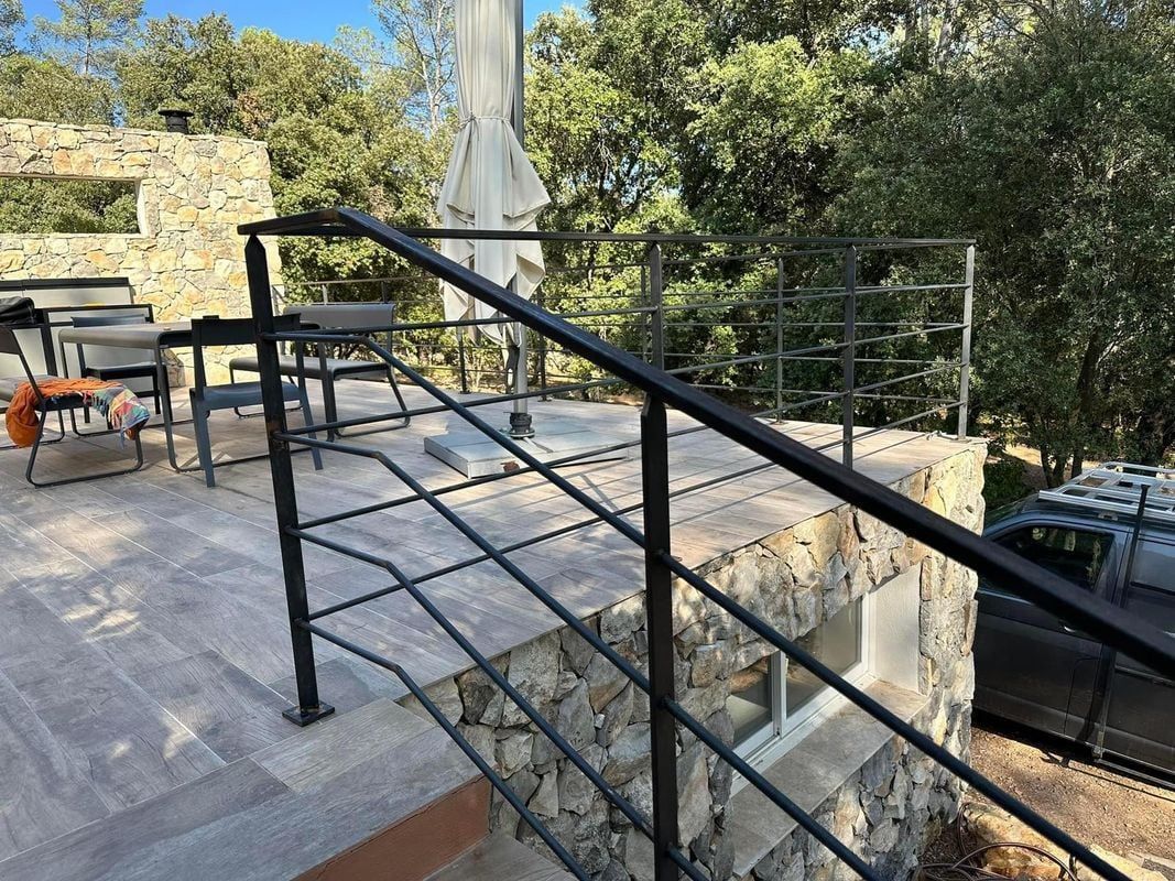 Rambarde d'escalier en métal