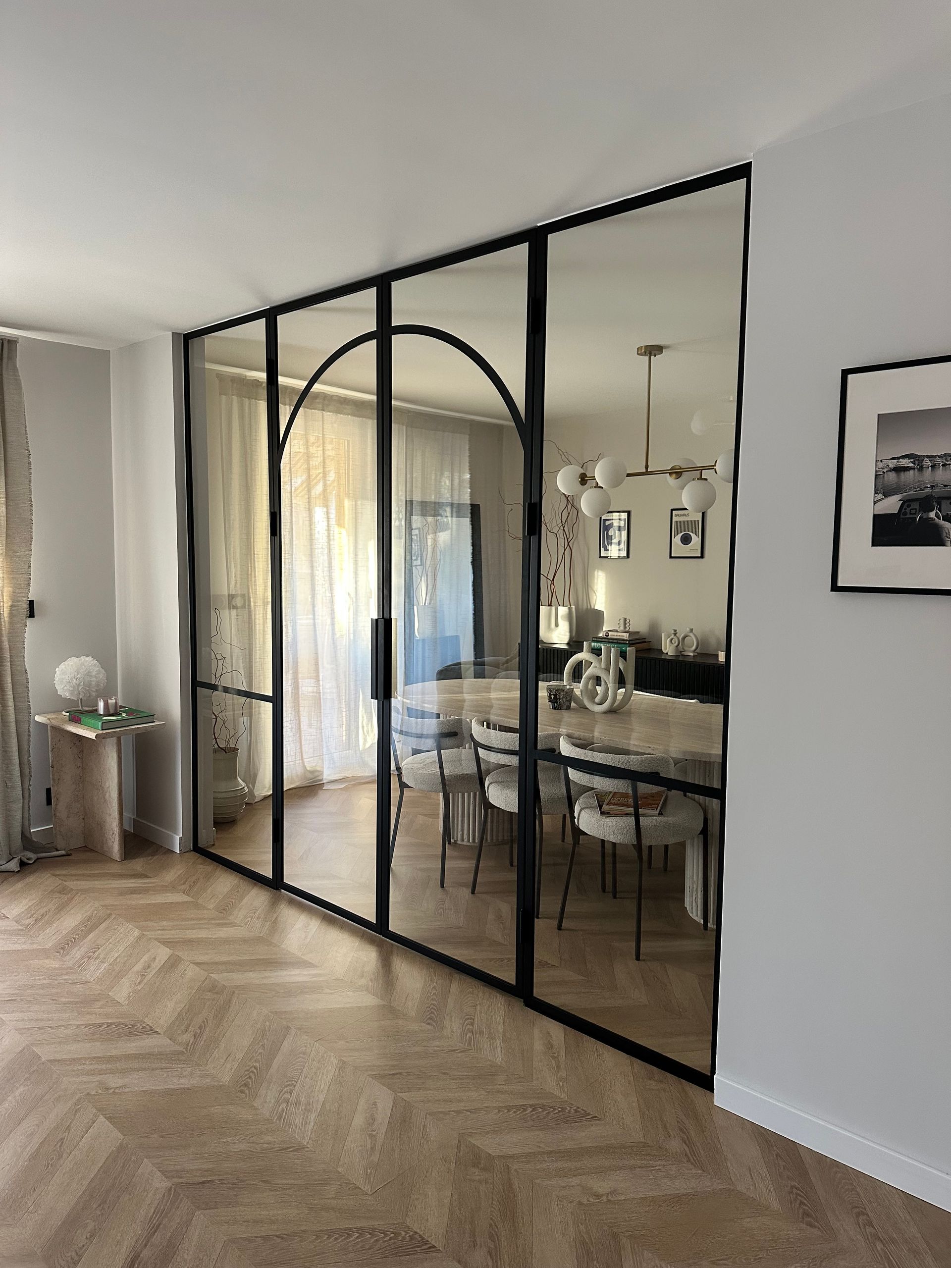 Verrière entre deux pièces