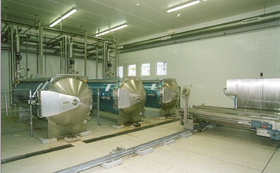 Volautomatische belading van autoclaven met shuttle systeem