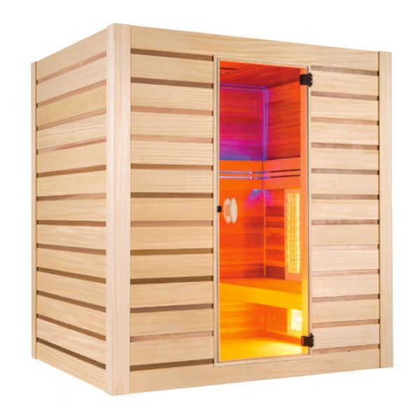 Una sauna in legno con porta in vetro e luci colorate