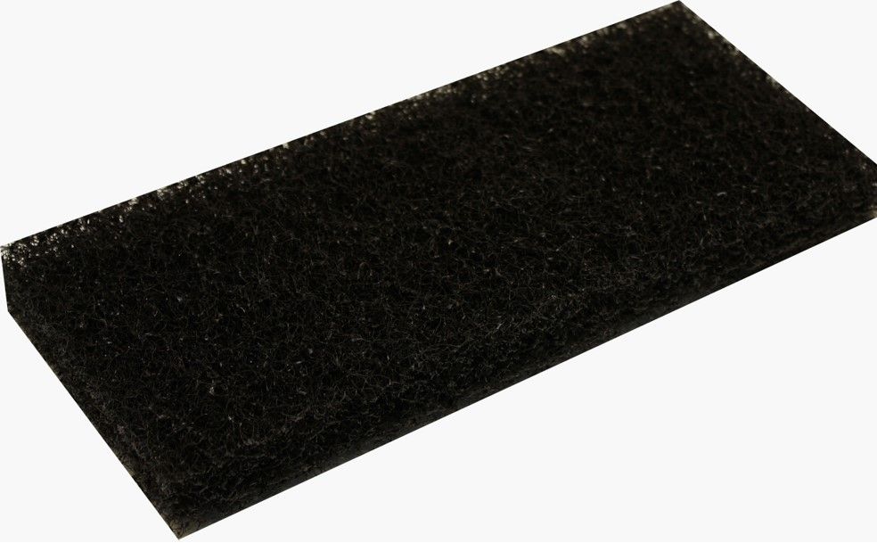 Musta suorakaiteen muotoinen ilmansuodatin.