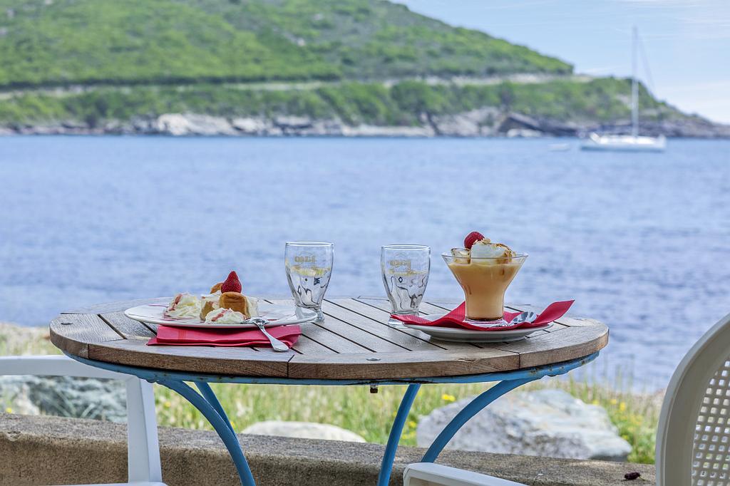 Terrasse face à la mer