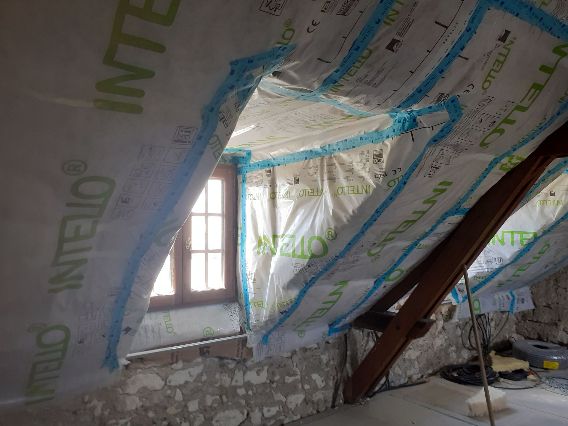 Rampants et fenêtre avec isolant posé 3