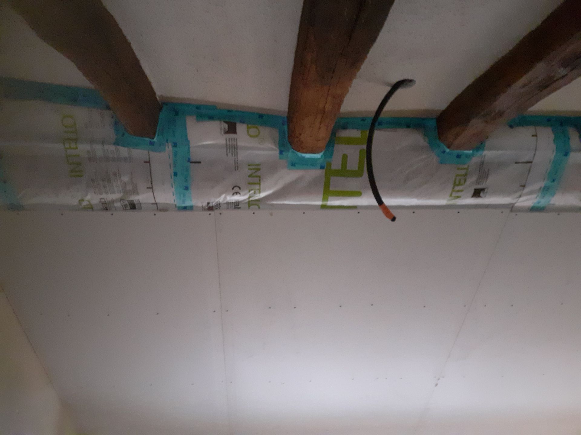 Mur et fenêtre avant isolation 2