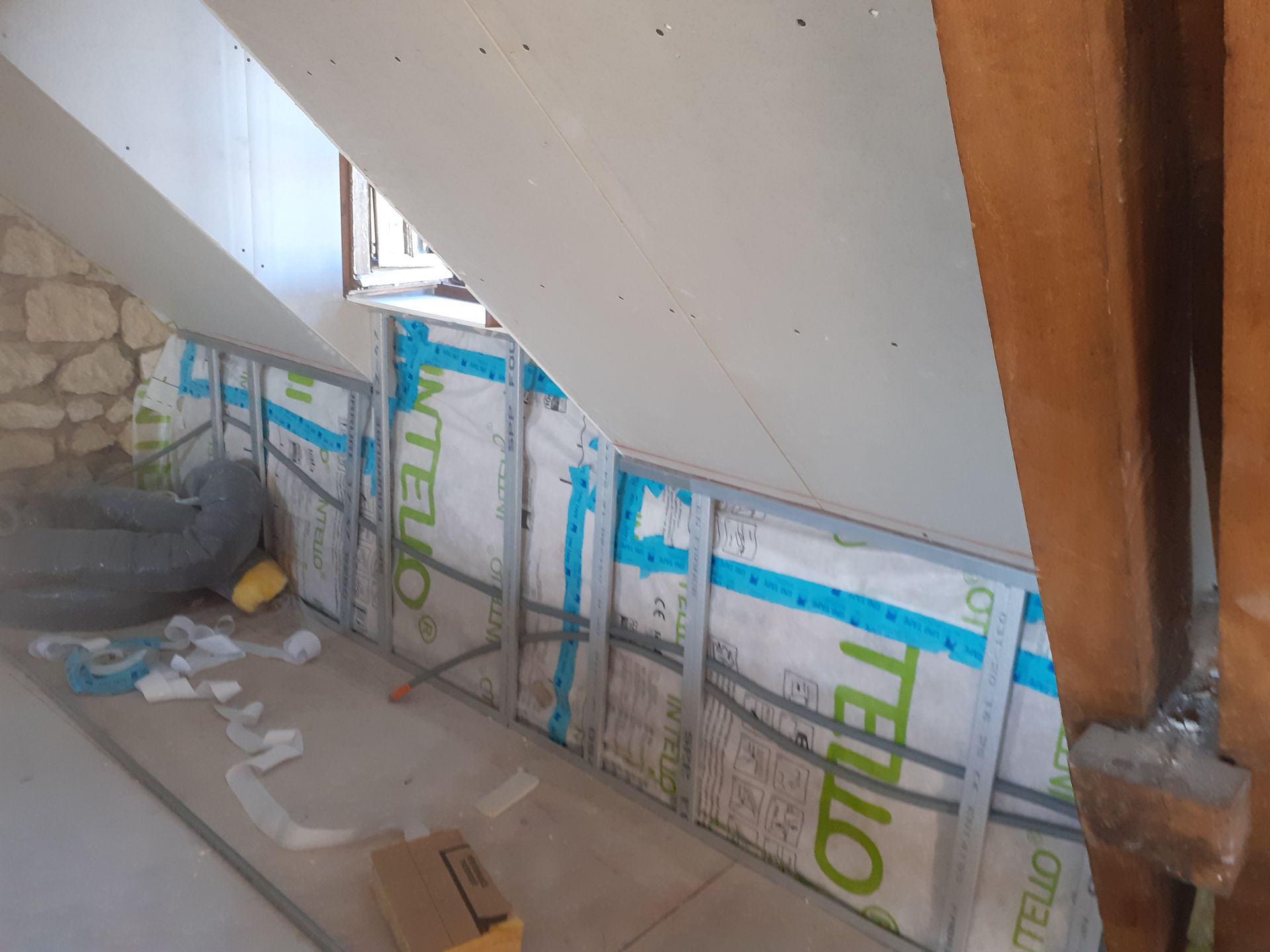 Mur et fenêtre avant isolation 1