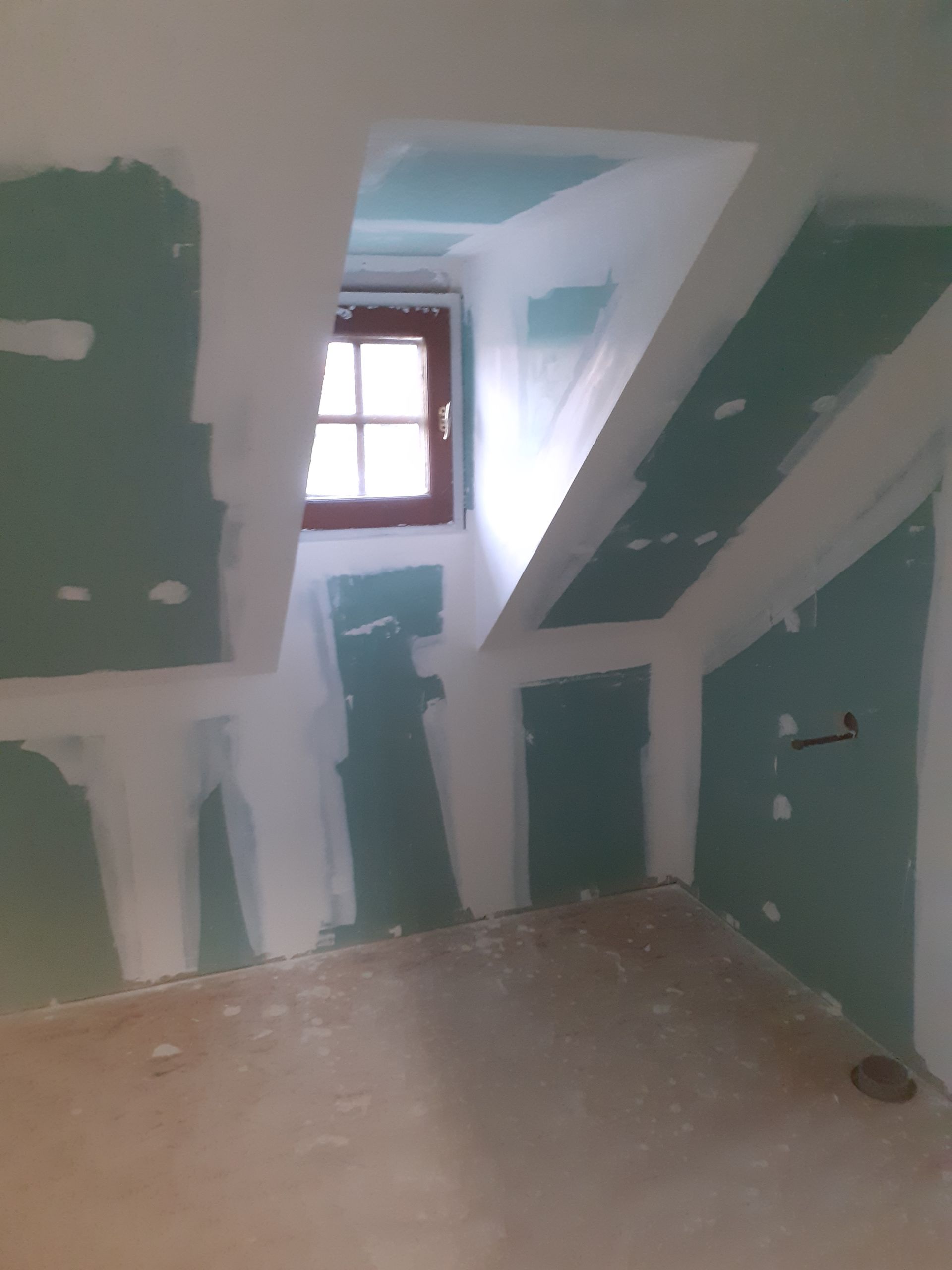 Rampant et fenêtre avec plaques de plâtre posés 5