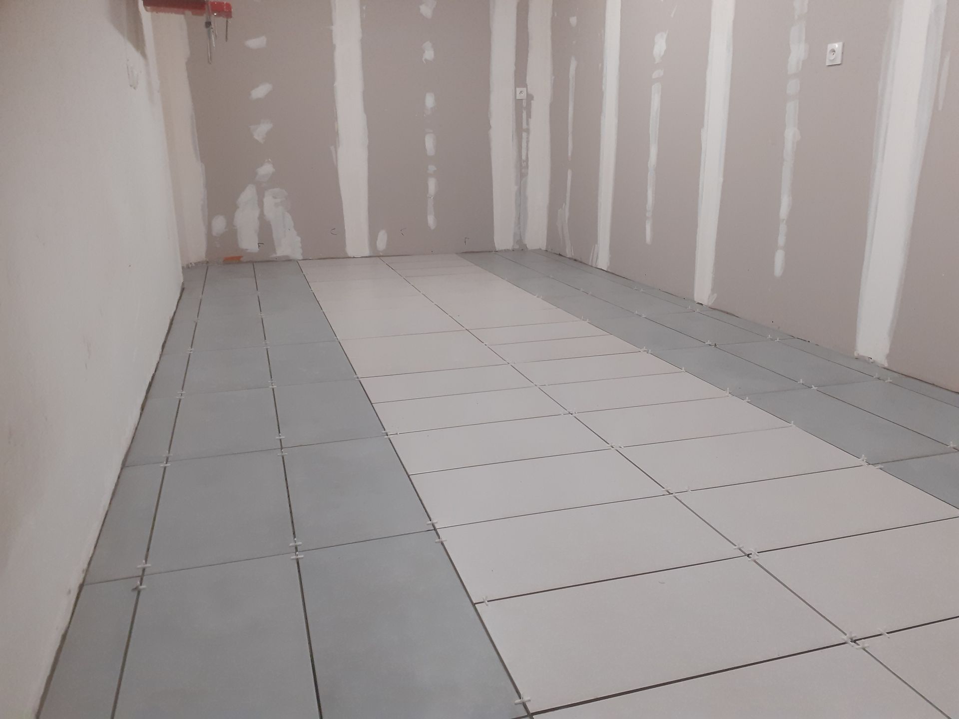 Isolation des murs avec pose de plaques de plâtre 20