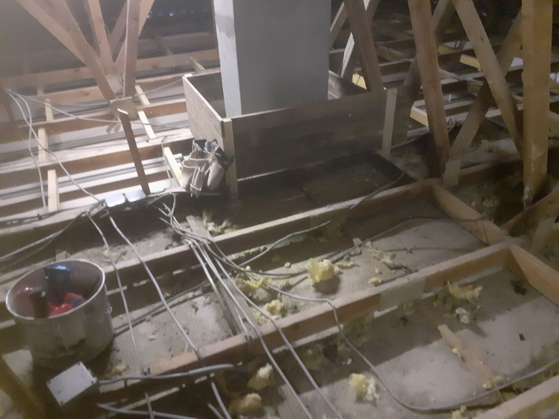 Combles avant isolation par soufflage 7