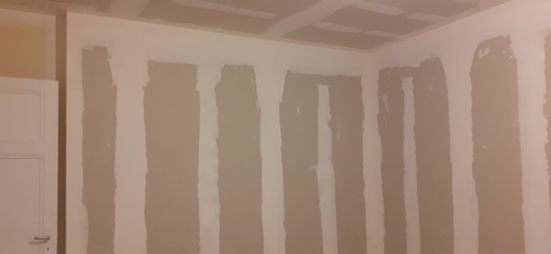 Isolation des murs avec pose de plaques de plâtre 9