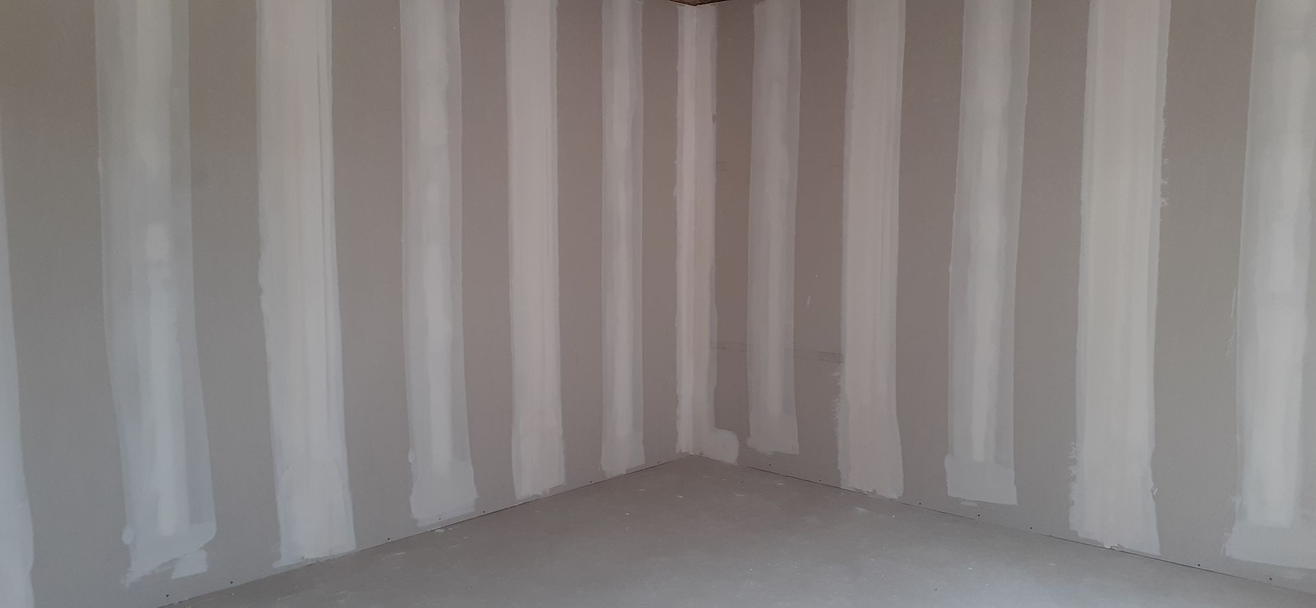 Isolation des murs avec pose de plaques de plâtre 3