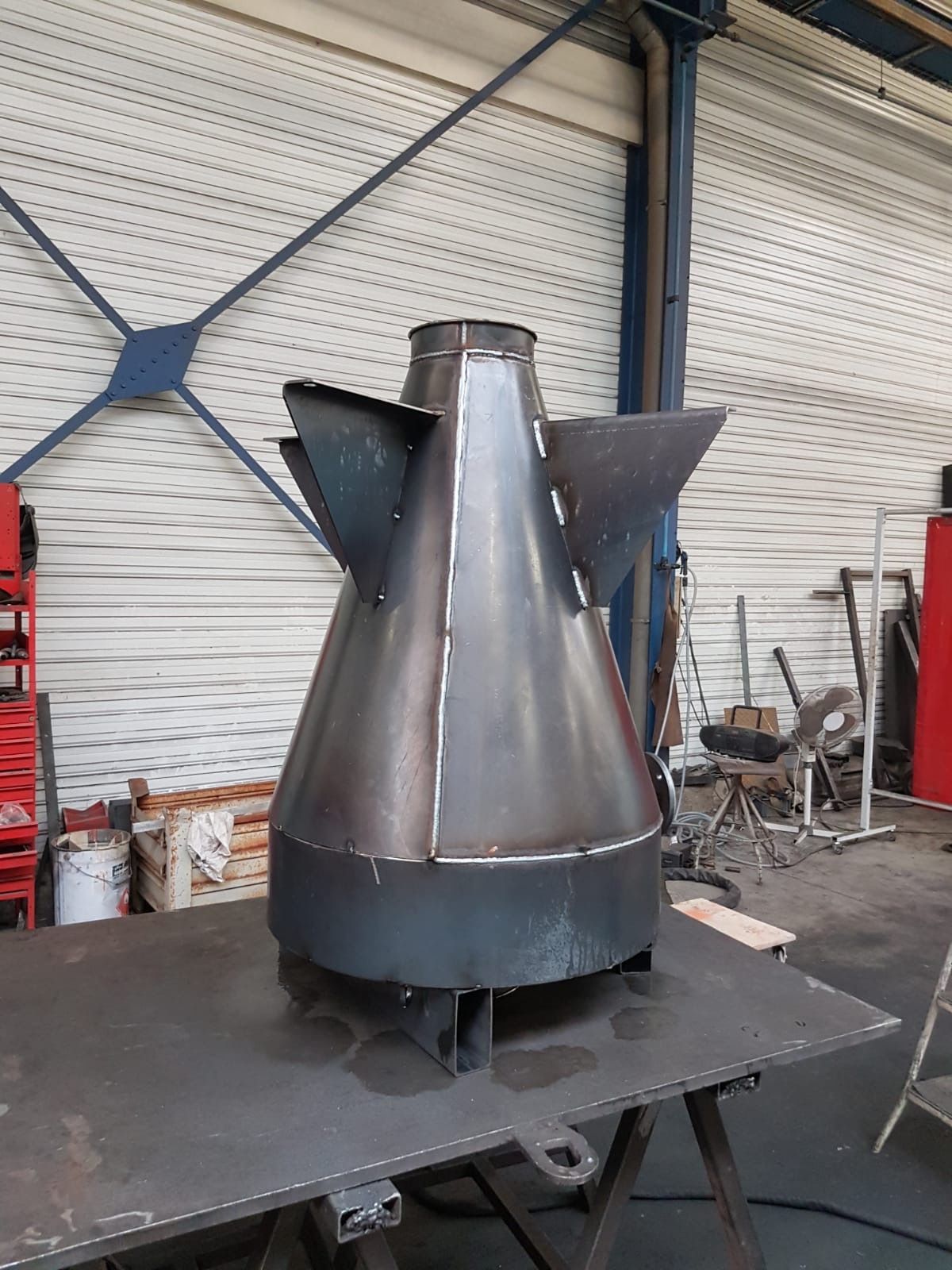 Structure ovale en acier