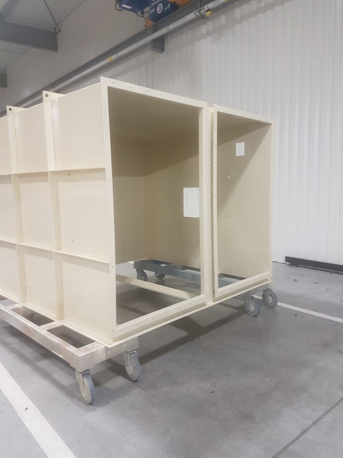 Grand chariot fermé blanc