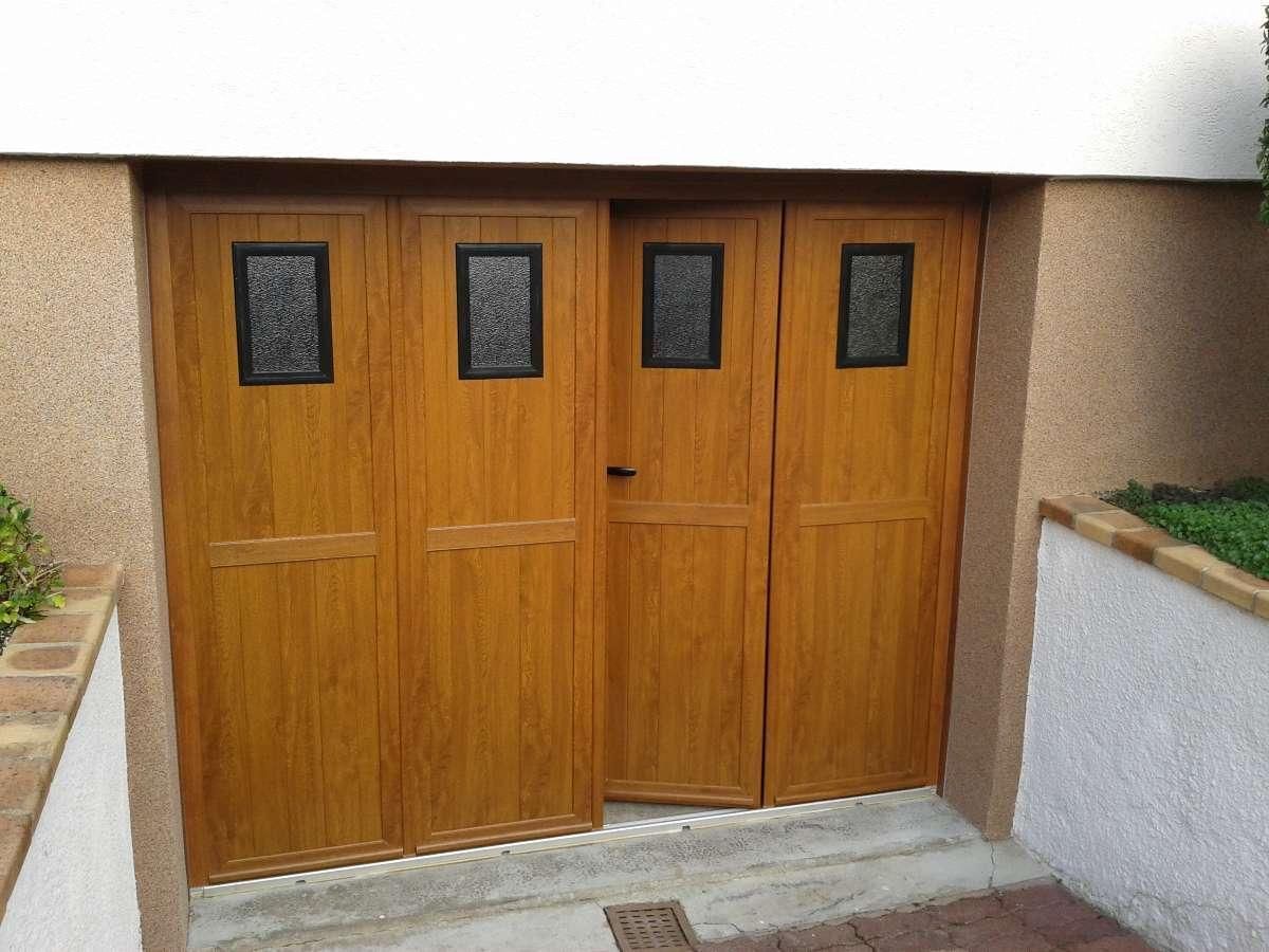 Porte de garage en bois