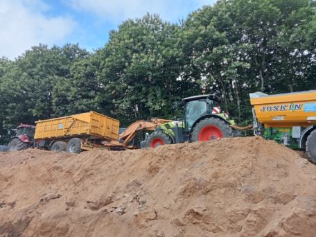 Terrassement d'un agrandissement d'une zoene de stockage pour une casse de voiture.