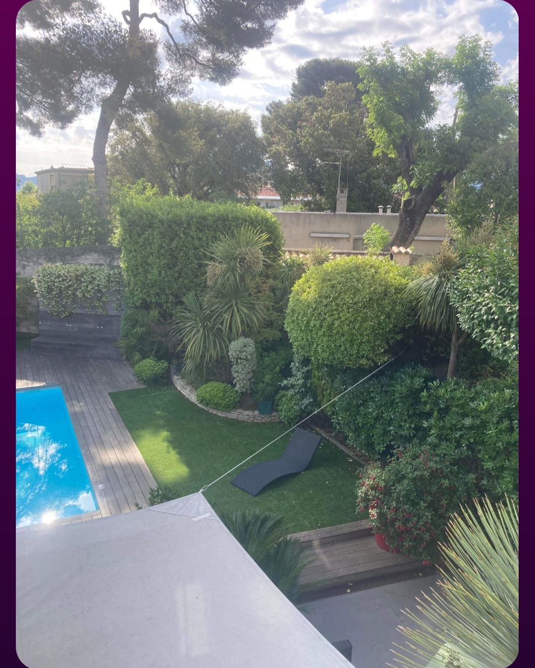 Taille de haies et arbres aux bords d'une piscine