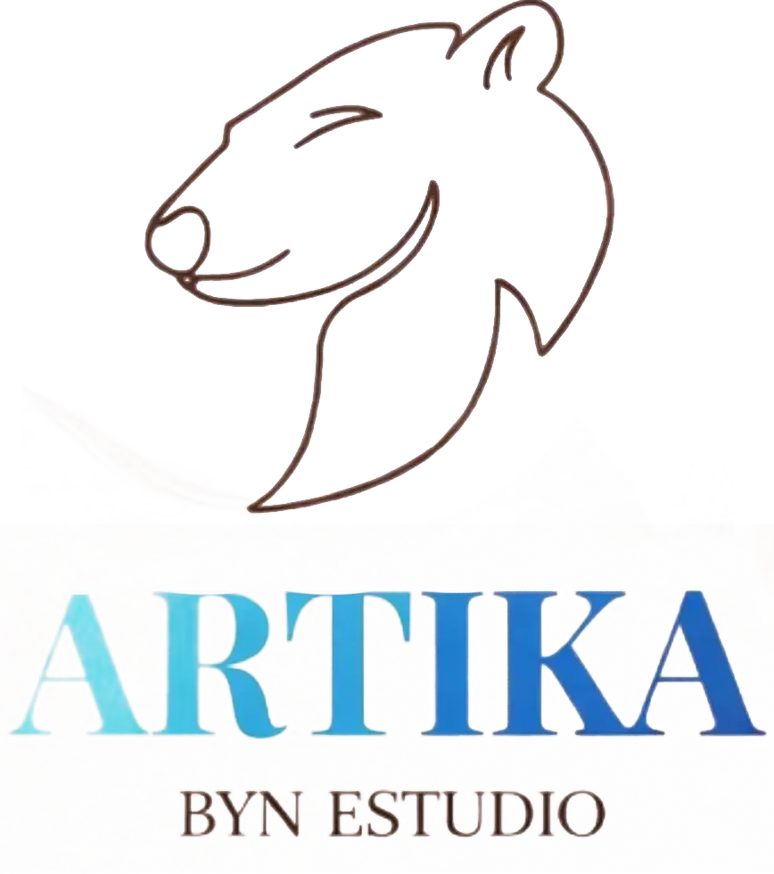 Dibujo lineal de la cabeza de un oso sobre la palabra "ARTIKA" en degradado azul, "BYN ESTUDIO" debajo.