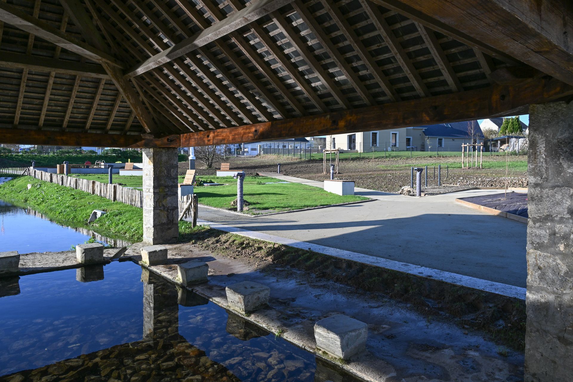Sous le vent d'un lavoir à Sainte-Mère-Église