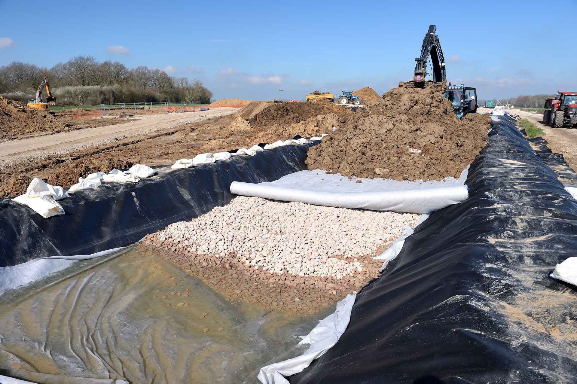 Chantier de dépollution des sols sur un terrain agricole