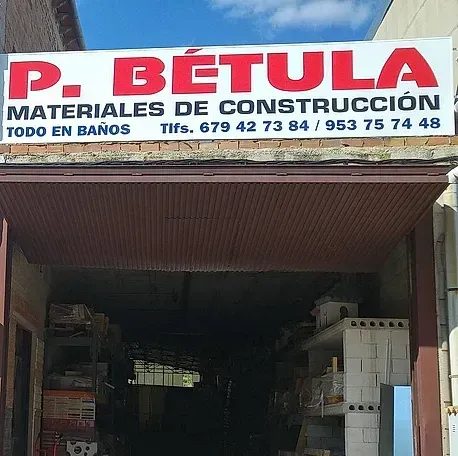 Un edificio con un cartel que dice P. betula