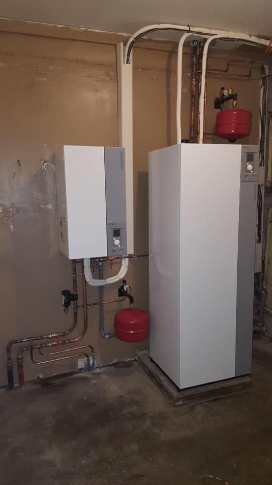 Chaudière blanche et grise